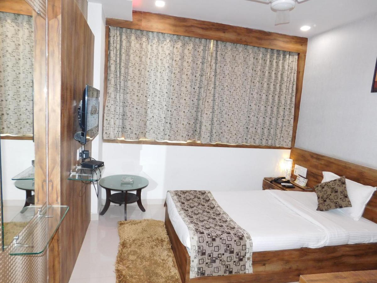 Hotel Shiva Club And Resort Mundra Екстериор снимка